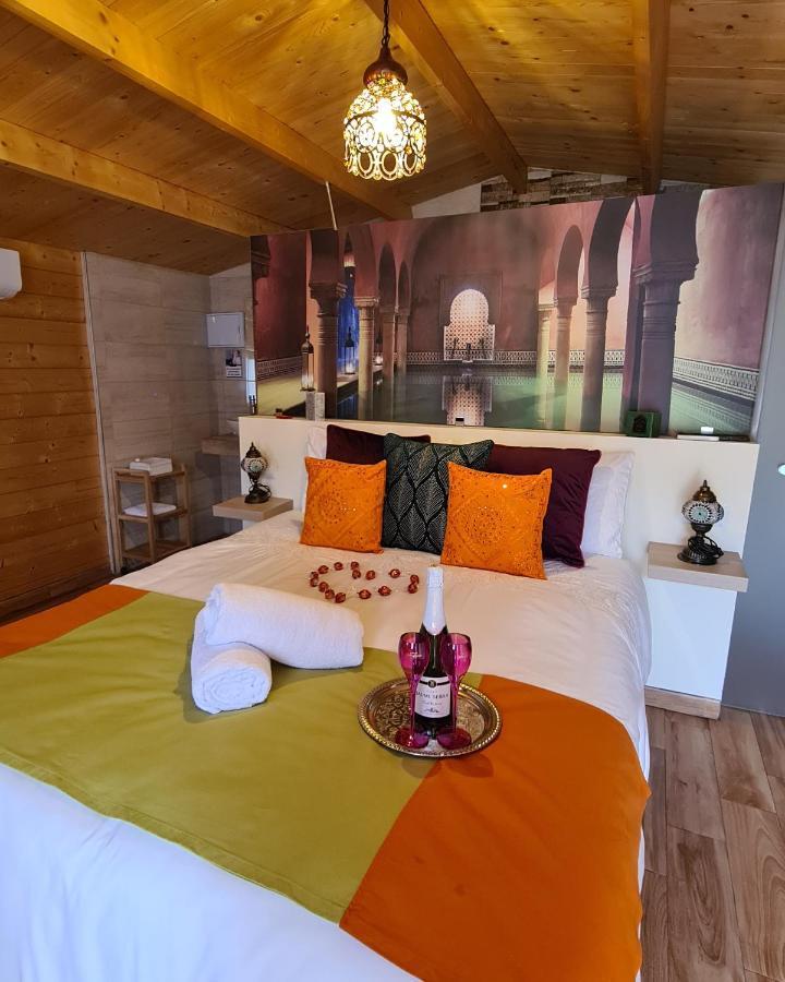 Mahalo Glamping Hotel Fuengirola Exterior foto
