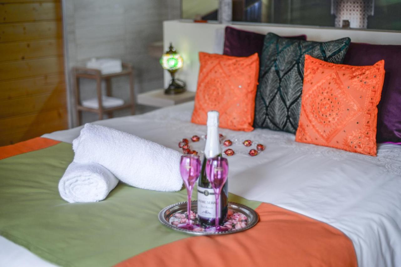 Mahalo Glamping Hotel Fuengirola Exterior foto